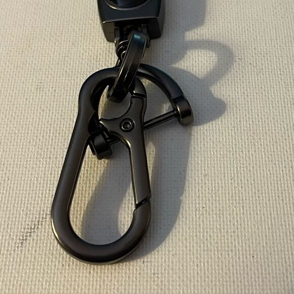 Cadillac Key Fob Keychain in Black Leather with Logo NWT - Picture 3 of 5